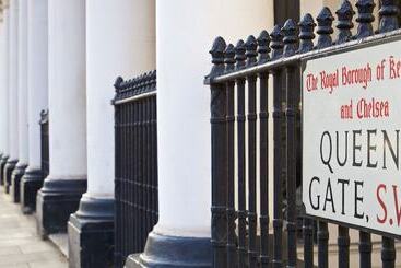 هتل 54 Queen S Gate
