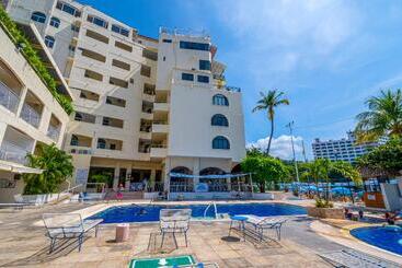 هتل Acamar Beach Resort