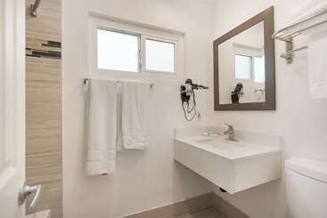 هتل Americas Best Value Inn & Suites Anaheim