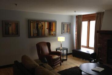 هتل Auberge Du Vieux Port By Gray Collection