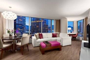 هتل Auberge Vancouver