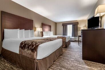 هتل Best Western Plus Pembina Inn & Suites