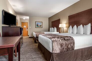 هتل Best Western Plus Pembina Inn & Suites