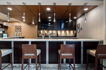 هتل Waterloo Suites