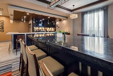 هتل Waterloo Suites