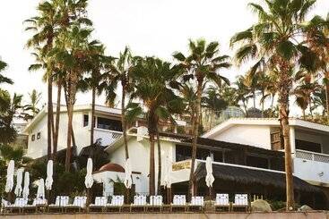 هتل Cabo Surf