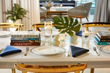 Cadillac Hotel & Beach Club, Autograph Collection
