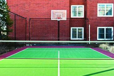 בית מלון כפרי Cambridge Suites Mississauga