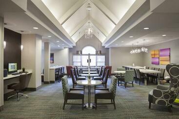 בית מלון כפרי Cambridge Suites Mississauga