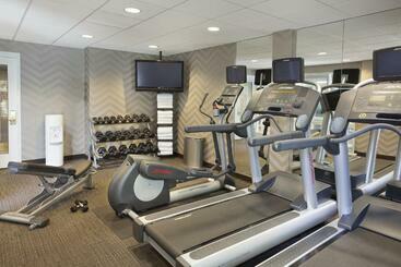 בית מלון כפרי Cambridge Suites Mississauga