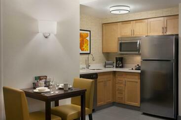 בית מלון כפרי Cambridge Suites Mississauga