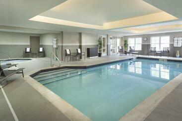 בית מלון כפרי Cambridge Suites Mississauga