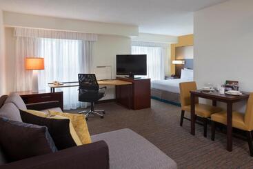 בית מלון כפרי Cambridge Suites Mississauga