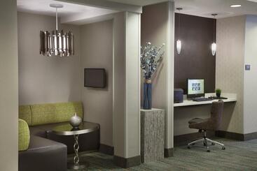 בית מלון כפרי Cambridge Suites Mississauga