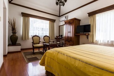 هتل Casa De La Loma