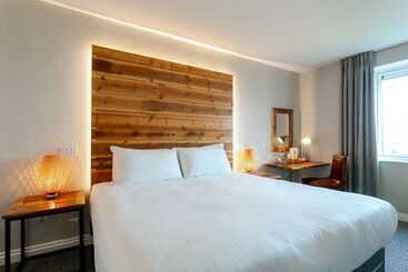 هتل Cedar Court Bradford
