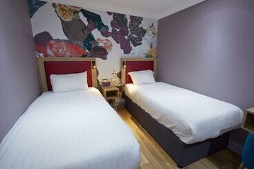 هتل Comfort Inn Victoria