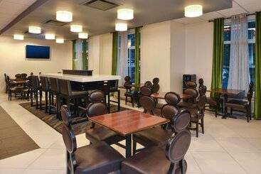 هتل Country Inn & Suites By Radisson, Nashville Airport, Tn