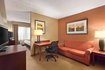 هتل Country Inn & Suites By Radisson, Nashville Airport, Tn