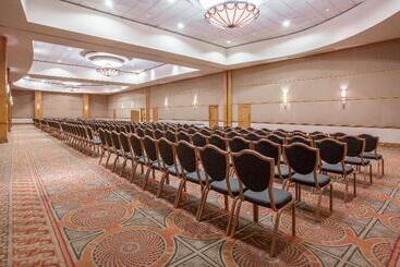 هتل Crowne Plaza Torreon, An Ihg