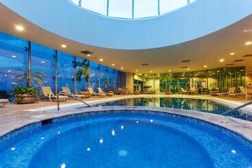 هتل Crowne Plaza Torreon, An Ihg