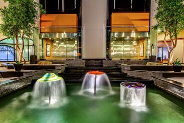 هتل Embassy Suites Louisville East