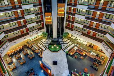 هتل Embassy Suites Louisville East