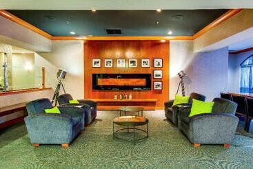 هتل Embassy Suites Louisville East