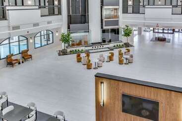 هتل Embassy Suites Louisville East