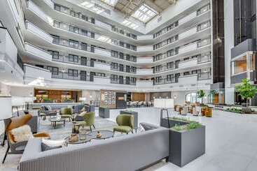 هتل Embassy Suites Louisville East