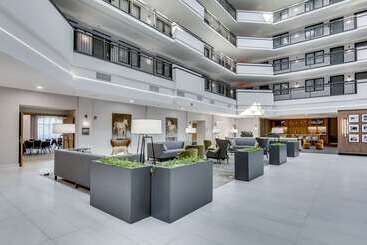 هتل Embassy Suites Louisville East