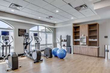 هتل Embassy Suites Louisville East