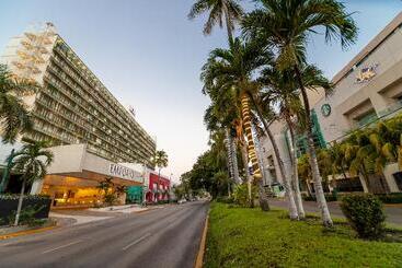 هتل Emporio Acapulco