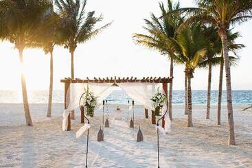 هتل Excellence Riviera Cancun All Inclusive - Adults Only