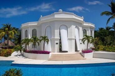 هتل Excellence Riviera Cancun All Inclusive - Adults Only