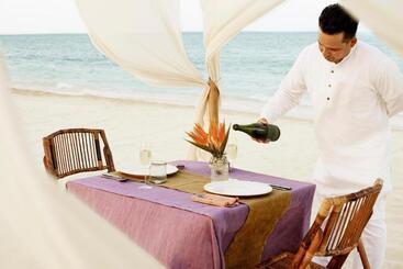 هتل Excellence Riviera Cancun All Inclusive - Adults Only