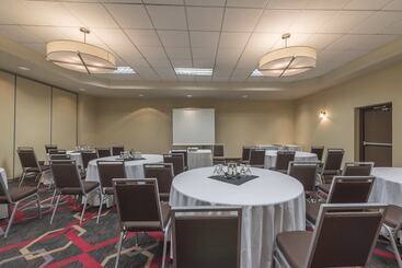 호텔 Four Points By Sheraton Edmonton South