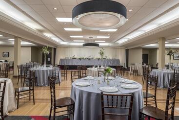 호텔 Four Points By Sheraton Edmonton South