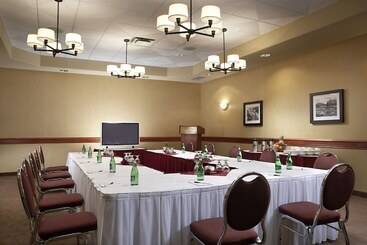 호텔 Four Points By Sheraton Edmonton South