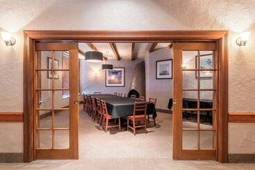 호텔 Four Points By Sheraton Edmonton South