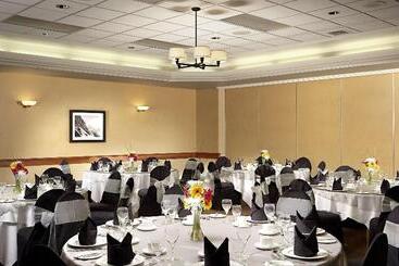 호텔 Four Points By Sheraton Edmonton South