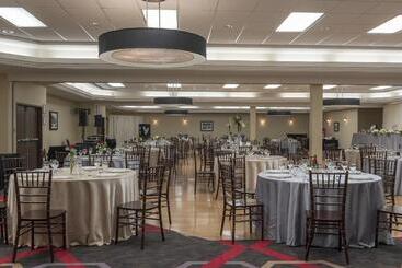 호텔 Four Points By Sheraton Edmonton South
