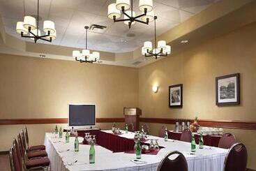 호텔 Four Points By Sheraton Edmonton South