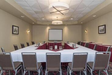 호텔 Four Points By Sheraton Edmonton South