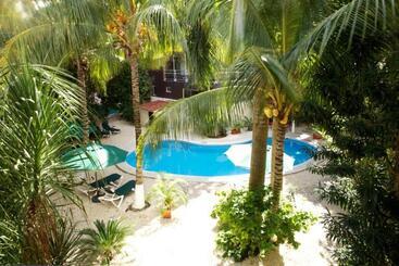 هتل Hacienda Paradise
