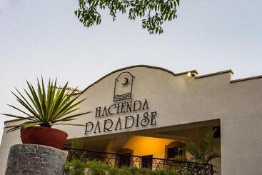 هتل Hacienda Paradise