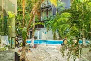 هتل Hacienda Paradise
