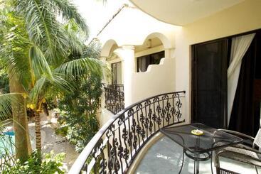 هتل Hacienda Paradise