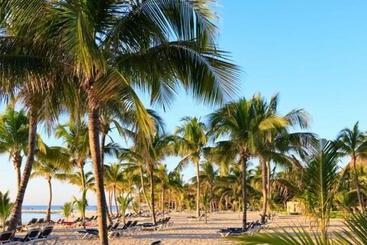 هتل Hacienda Paradise