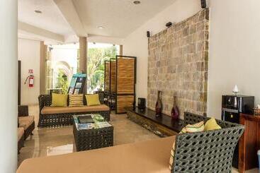 هتل Hacienda Paradise